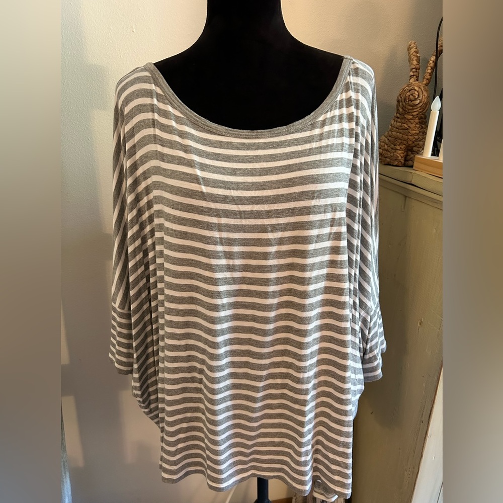 Michael Kors Batwing Stretchy Gray/White Striped Shirt XL